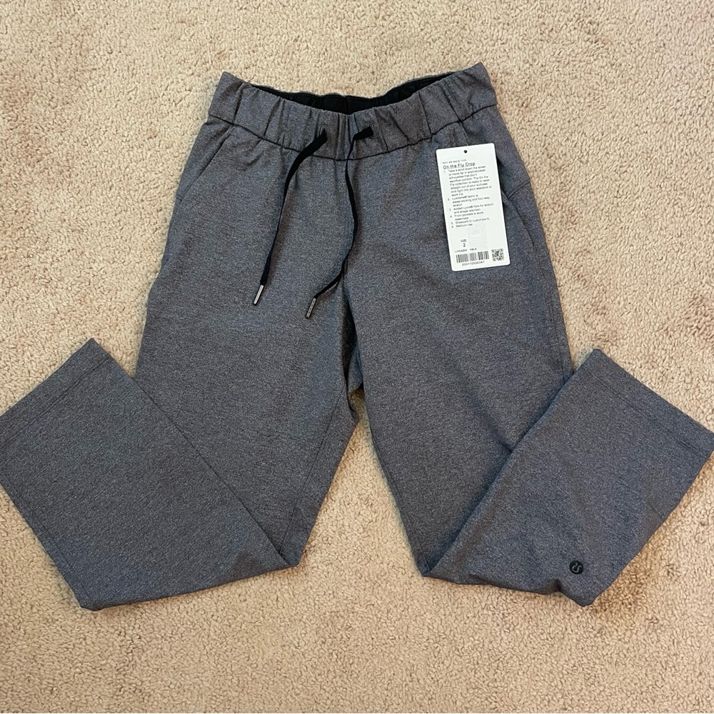 NWT Lululemon On the Fly Crop size 2 heathered black